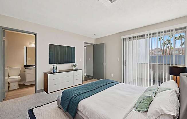 The Bristol at Sunset Apartment Homes