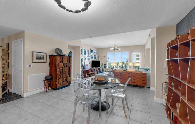 2 beds, 2.5 baths, $4,700