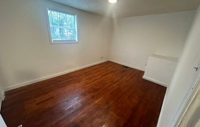 2 beds, 1 bath, $1,150