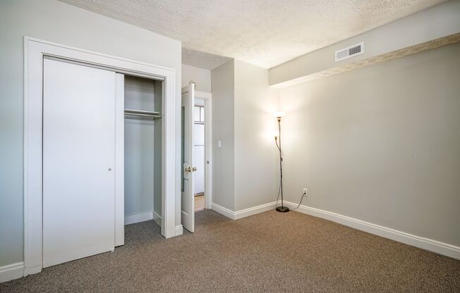 1 bed, 1 bath, $1,100, Unit 110.5 Wilber Ave