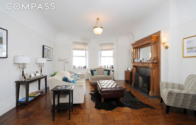 304 W 77 ST