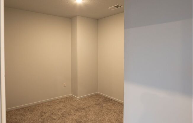 3 beds, 2 baths, 1,120 sqft, $1,120, Unit 102