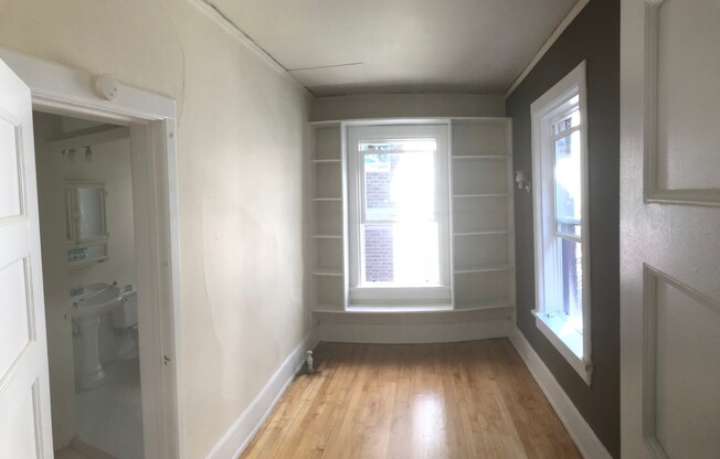 4 beds, 2 baths, $2,345, Unit 3