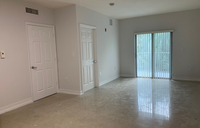 1 bed, 1 bath, 615 sqft, $2,100, Unit 208