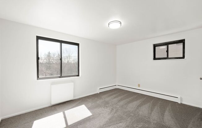 2 beds, 1 bath, 850 sqft, $949, Unit 10615 Lindberg Ave. C2 - Apt. 2