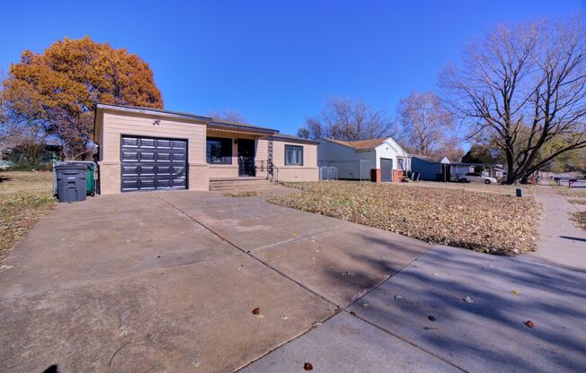 Gorgeous 3 Bedroom Remodel! Available Immediately!