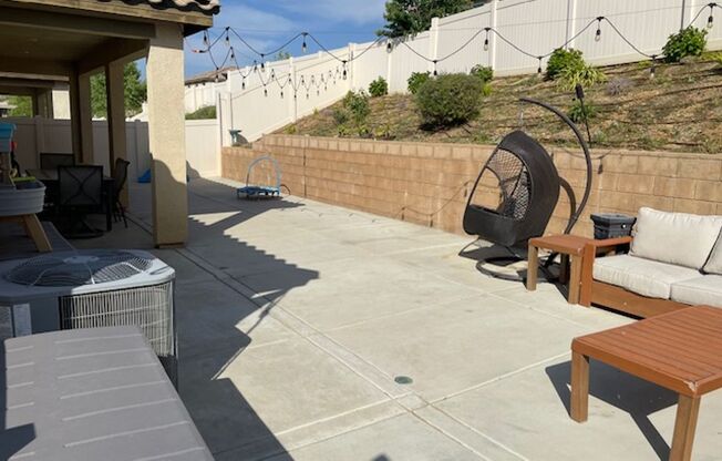 Great house with Tons of amenities at your finger tips...Oh and free internet