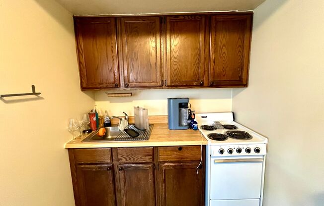 1 bed, 1 bath, $875, Unit 401