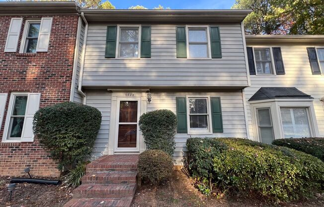 Newly Remodeled 2BD, 2.5BA Raleigh Townhome Centrally Located Near RDU and Brier Creek