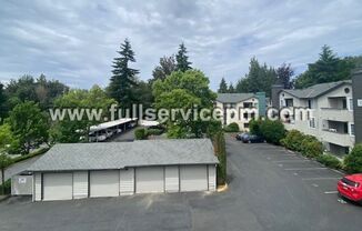 Great Find!!Spacious, condo w/ master
