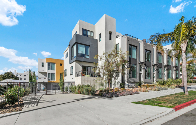 2065 5 AVE