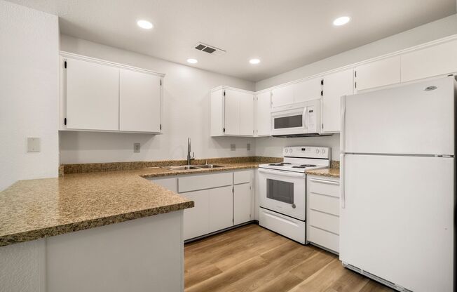 2 beds, 1 bath, 825 sqft, $1,570, Unit 50
