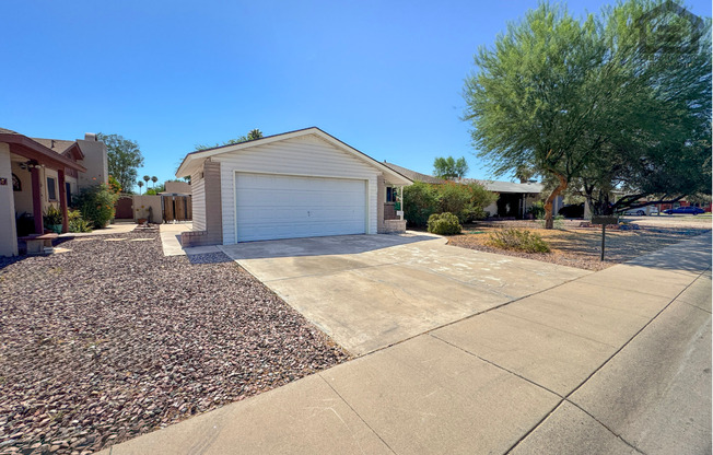 3Bed/2Bath House at 55th Ave/Peoria Ave! Ready for Immediate Move-In! – NO HOA!