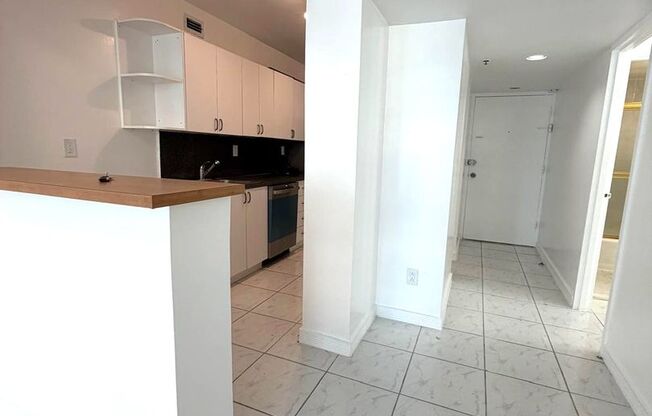 1 bed, 1 bath, $2,400, Unit Unit 1027
