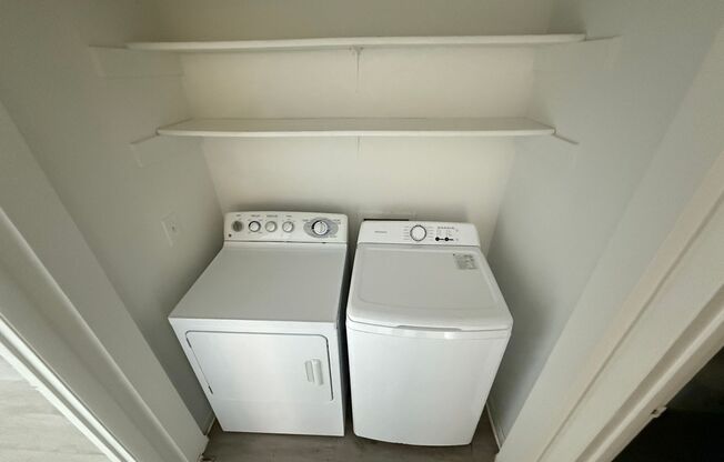 2 beds, 1.5 baths, $1,400, Unit UNIT D