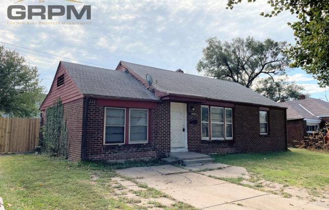 3 beds, 1 bath, $1,075