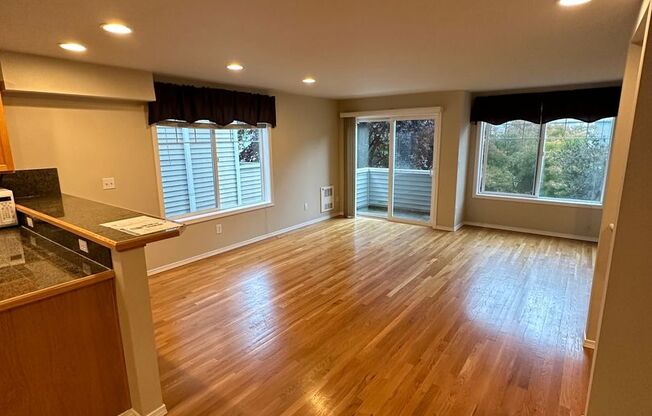 3 bed 2 bath Townhome Green Lake Neighborhood, Seattle $3050/MO