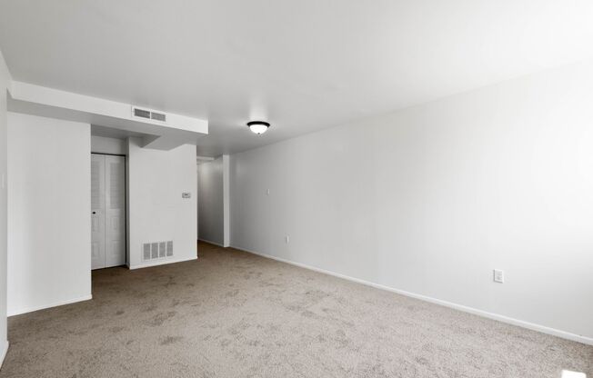 1 bed, 1 bath, 700 sqft, $849, Unit #106