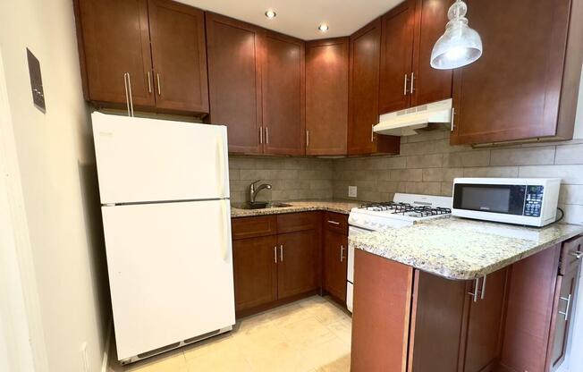 561 W 161 ST