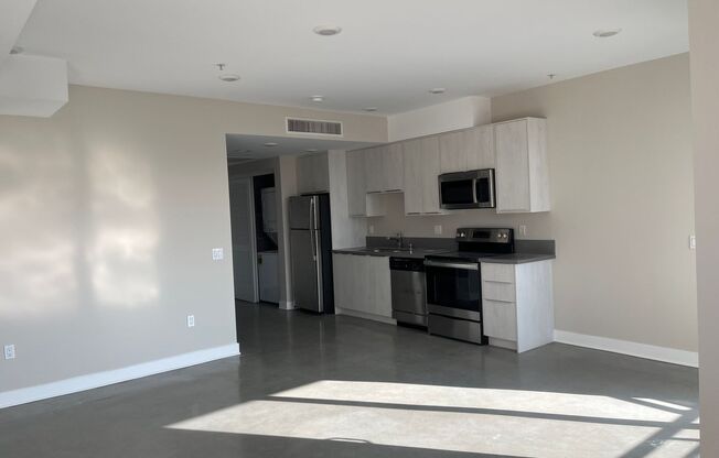 Studio, 1 bath, 565 sqft, $1,900, Unit 11246-408