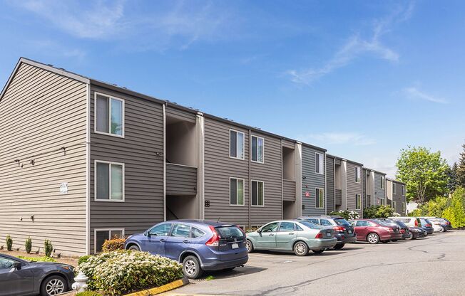 1 bed, 1 bath, 600 sqft, $1,745, Unit 122