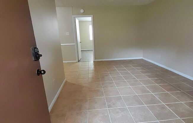 1 bed, 1 bath, 750 sqft, $669, Unit 1