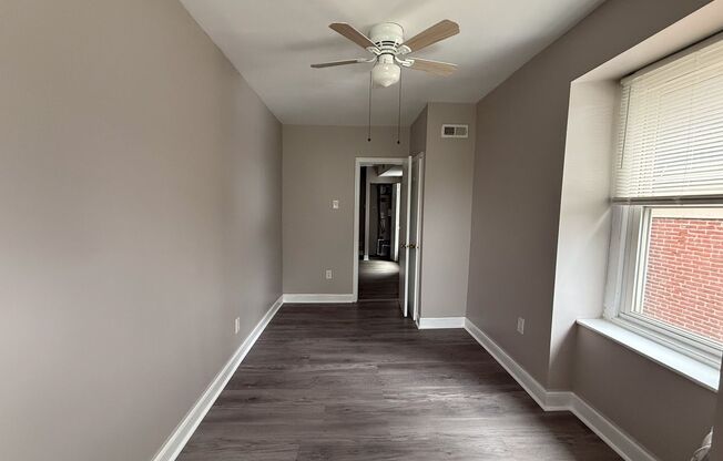 2 beds, 1 bath, 736 sqft, $1,350, Unit 6