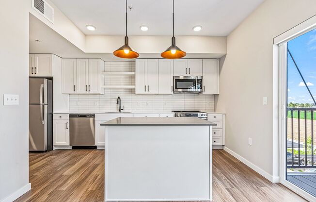 Studio, 1 bath, 542 sqft, $1,465, Unit 3-203