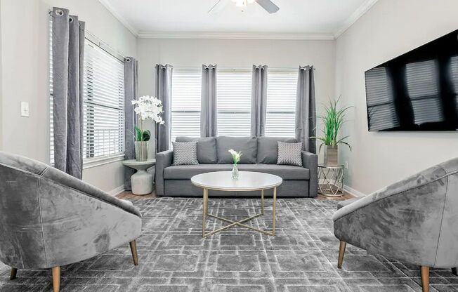 4 Bedroom Condo In the UT Campus Area
