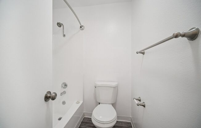 2 beds, 2 baths, 1,100 sqft, $2,498, Unit 4220.308