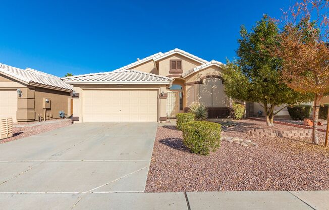 GREAT 3 BEDROOM 2 BATHROOM FAMILY HOME IN PEORIA! CLOSE TO SCHOOLS AND THE 101.