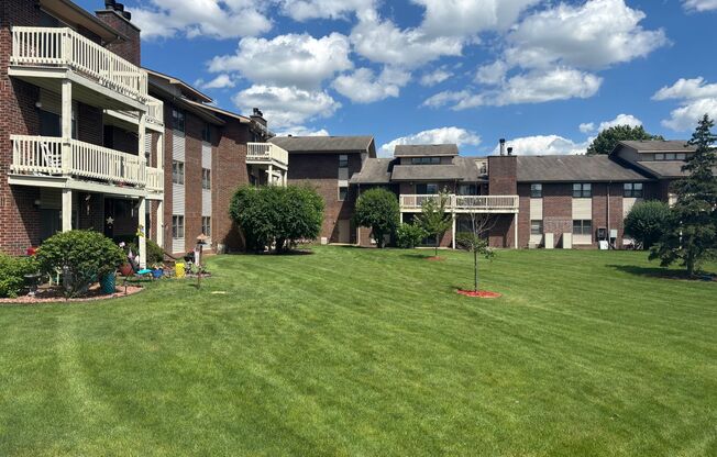2 beds, 2 baths, 1,029 sqft, $1,229, Unit 1401 046
