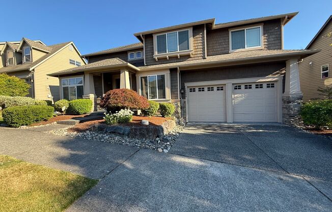 Modern 4BR Home in Redmond with Spacious Layout