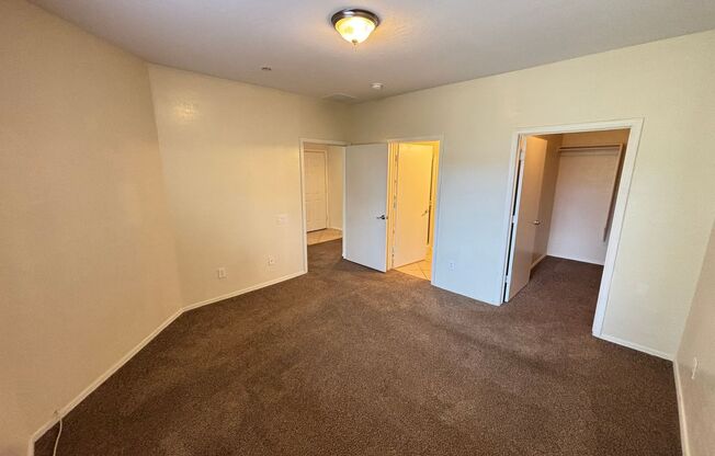 3 beds, 2 baths, $1,850, Unit UNIT 2022