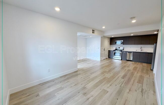 1 bed, 1 bath, 607 sqft, $2,350, Unit 602