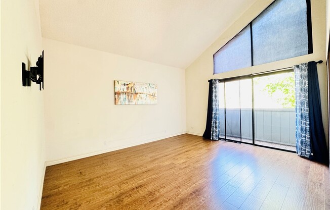 2 beds, 3 baths, 1,614 sqft, $4,000