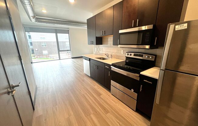 Studio, 1 bath, 582 sqft, $1,175, Unit 202