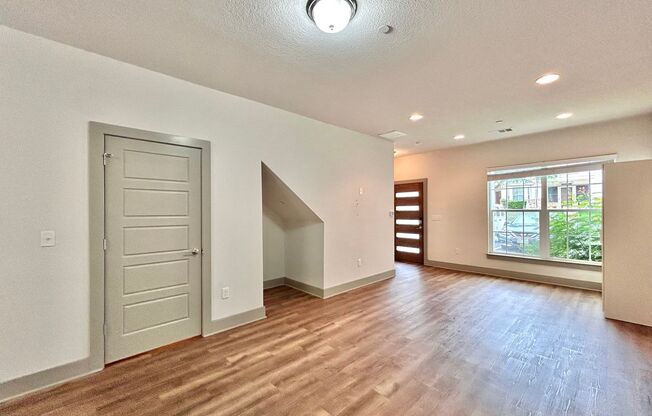 Bright & Spacious 2 Bed, 1.5 Bath in Austin!