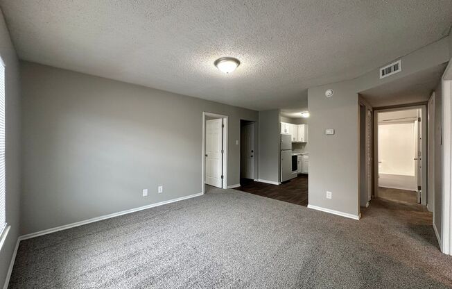 3 beds, 1 bath, 820 sqft, $1,398, Unit 1341w