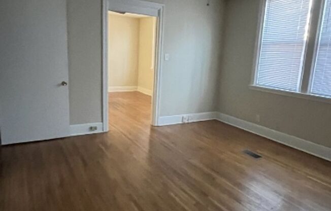 1 bed, 1 bath, $895, Unit 2