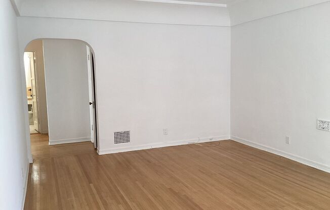 1 bed, 1 bath, 950 sqft, $2,500, Unit 8322