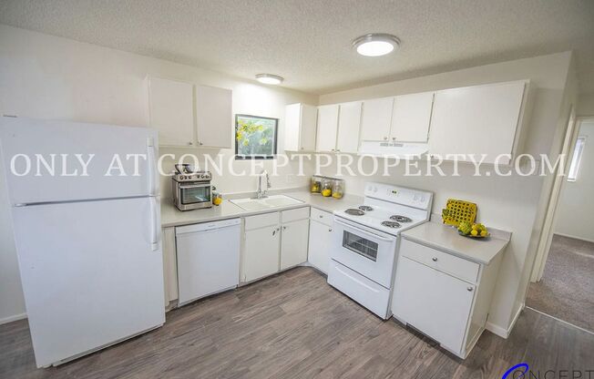 2 beds, 1 bath, 930 sqft, $1,249, Unit 44