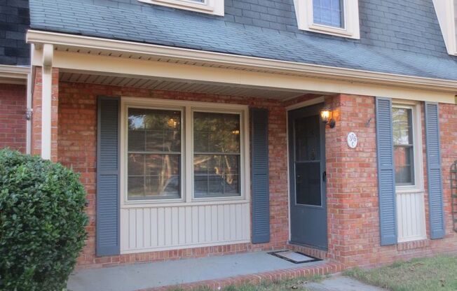 3BR/1.5BA TOWNHOUSE