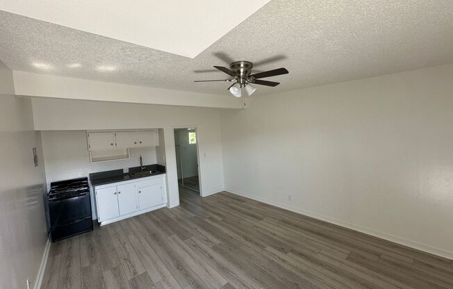 Studio, 1 bath, $1,380, Unit 36