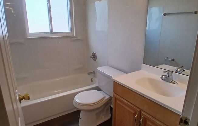 1 bed, 1 bath, 650 sqft, $810, Unit 4033NOT