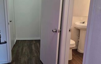 Studio, 1 bath, $580, Unit 46