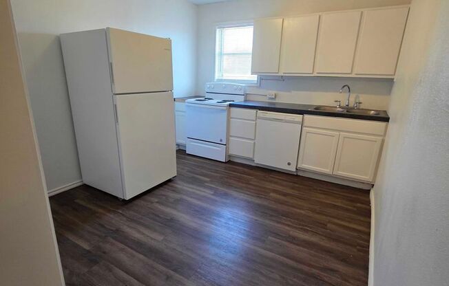 Self Showing- *EFFICIENCY AVAILABLE NOW!!!!!* Leasing Special