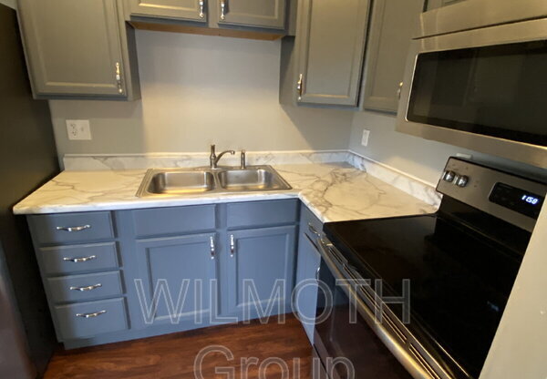 3639 W 12 ST