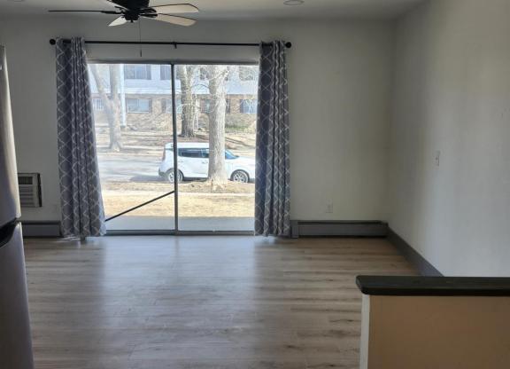 2 beds, 1 bath, 850 sqft, $1,410, Unit # 1