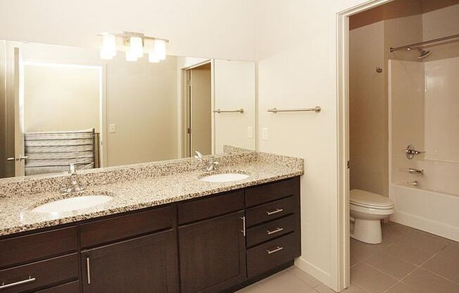 3 beds, 2 baths, 1,050 sqft, $2,600, Unit 207